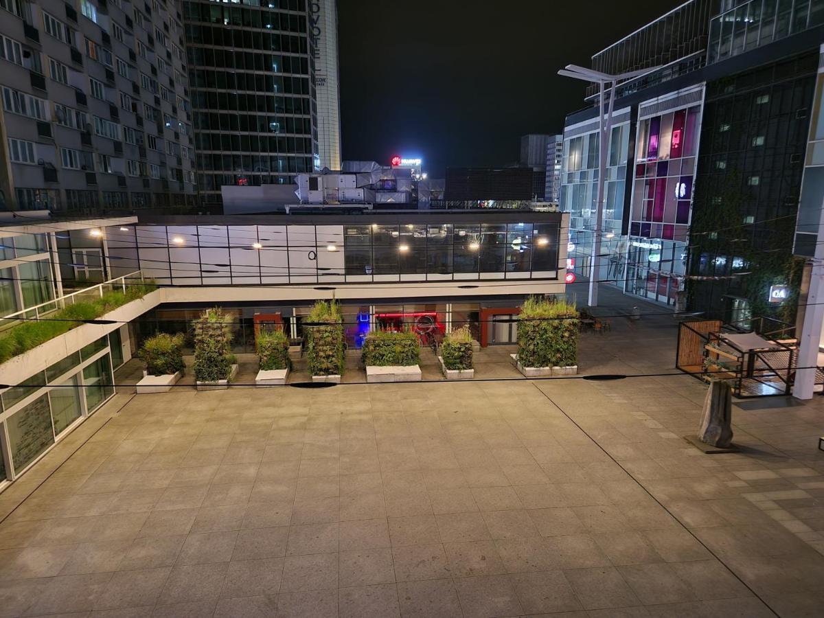 View Apartments And Rooms ワルシャワ エクステリア 写真