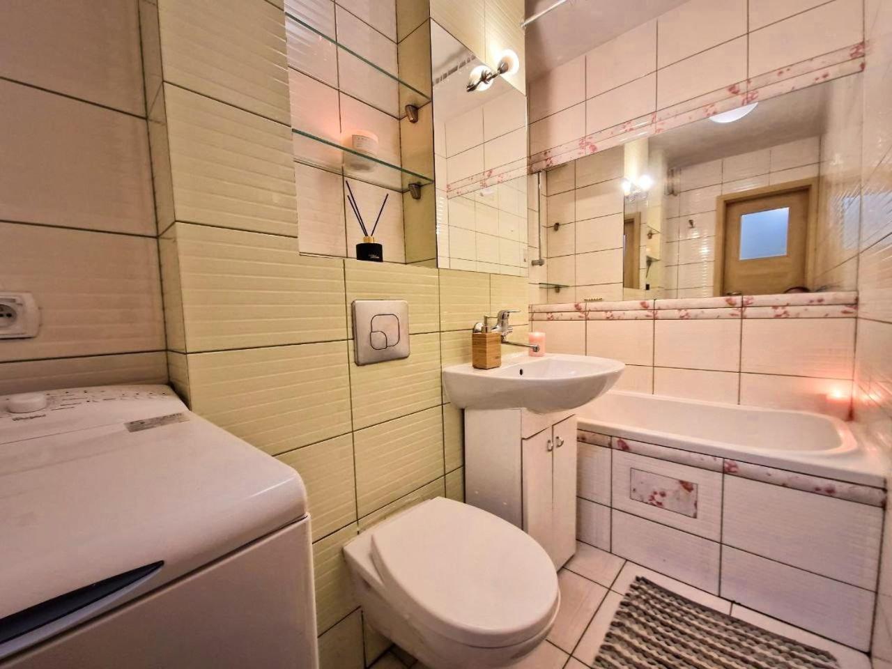 View Apartments And Rooms ワルシャワ エクステリア 写真