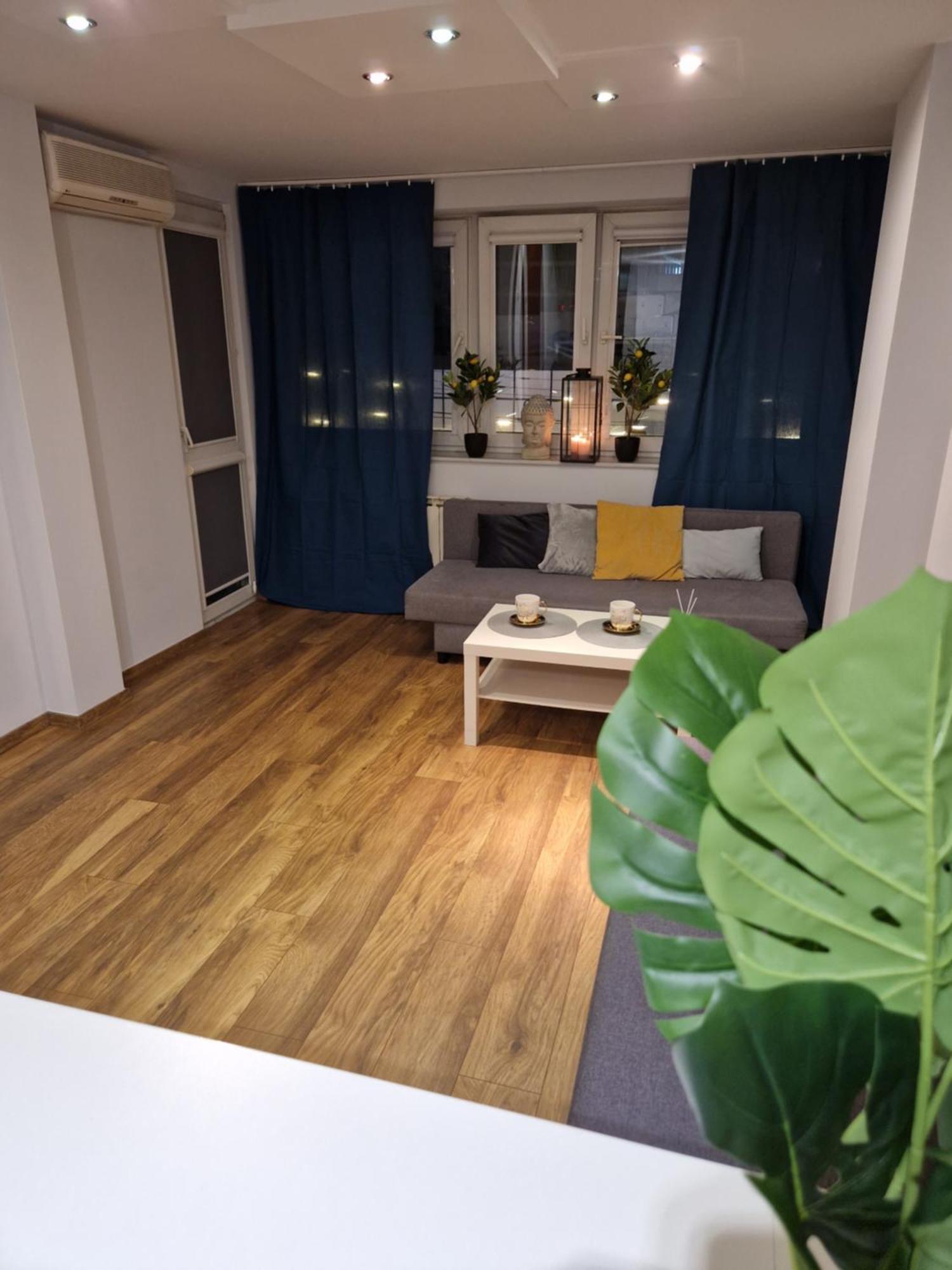 View Apartments And Rooms ワルシャワ エクステリア 写真