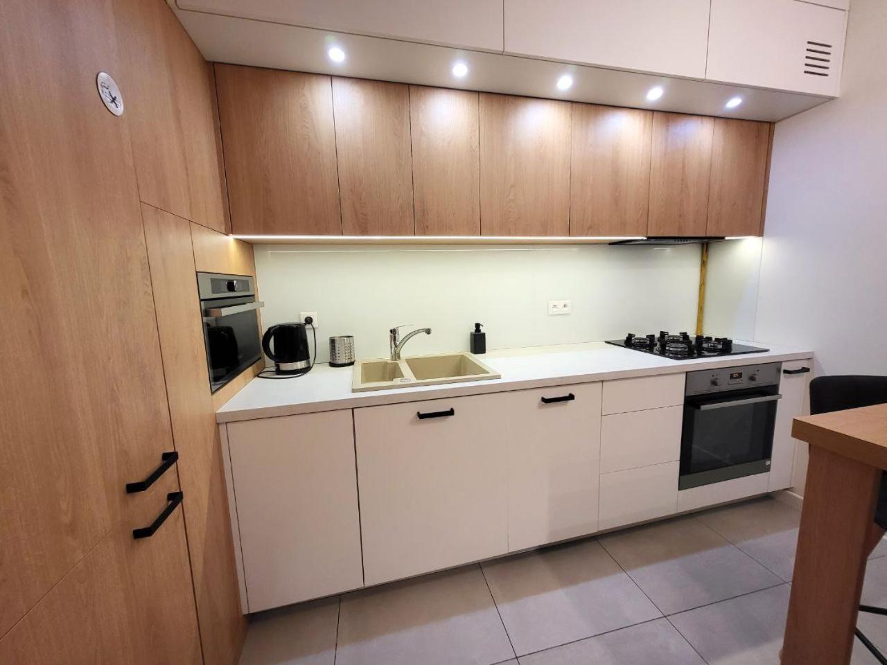 View Apartments And Rooms ワルシャワ エクステリア 写真
